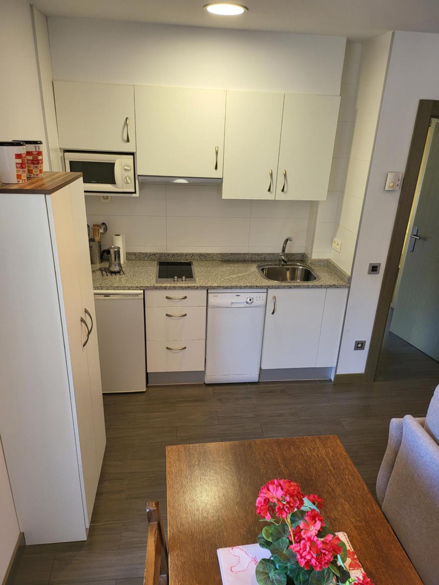 Tresanea Apartamentos Итурен Экстерьер фото