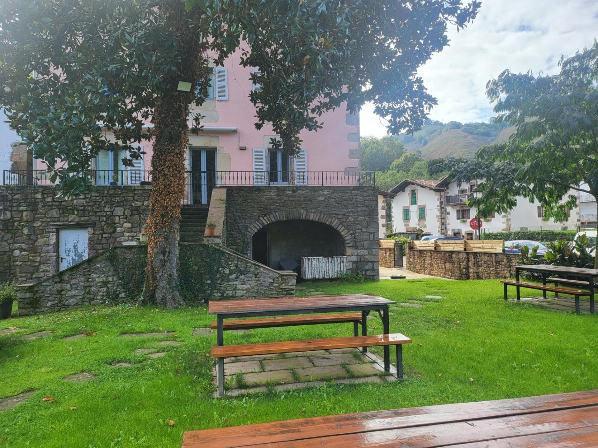 Tresanea Apartamentos Итурен Экстерьер фото